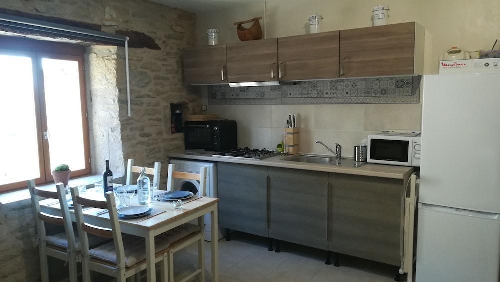 Bed and Breakfast Le Mas De Carrie Parisot  Экстерьер фото